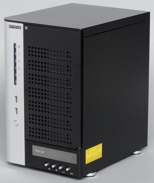Внешний вид сетевого накопителя Thecus N7770-10G Внешний вид сетевого накопителя Thecus N7770-10G