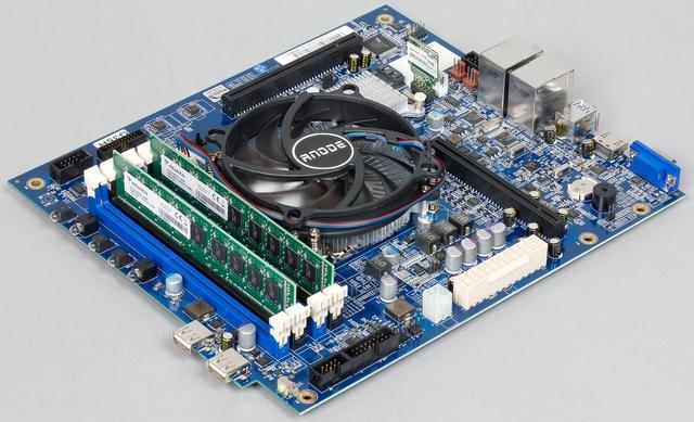Конструкция сетевого накопителя Thecus N7770-10G Конструкция сетевого накопителя Thecus N7770-10G