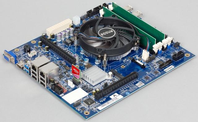 Конструкция сетевого накопителя Thecus N7770-10G Конструкция сетевого накопителя Thecus N7770-10G