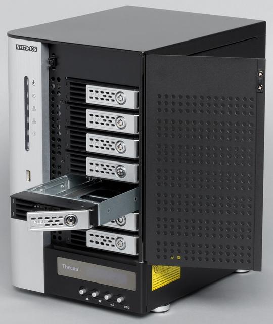 Конструкция сетевого накопителя Thecus N7770-10G Конструкция сетевого накопителя Thecus N7770-10G