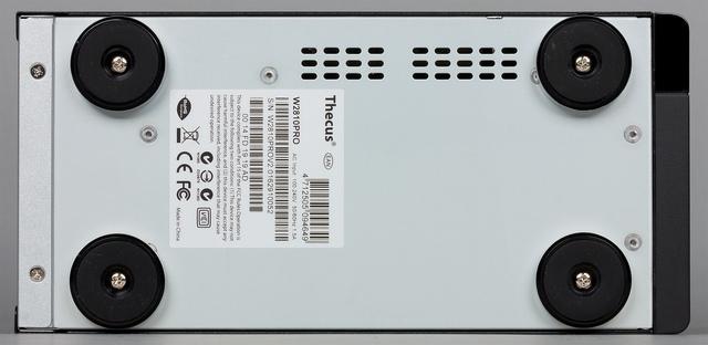 Внешний вид сетевого накопителя Thecus W2810Pro