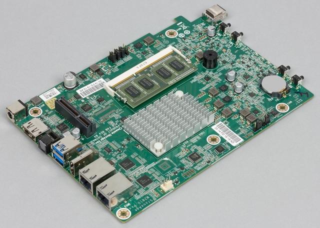 Конструкция сетевого накопителя Thecus W2810Pro