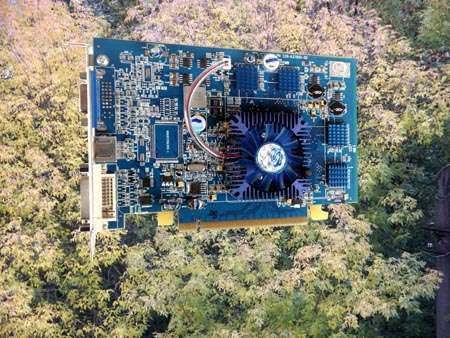 Sapphire HYBRID Radeon X700 PRO, фото 1