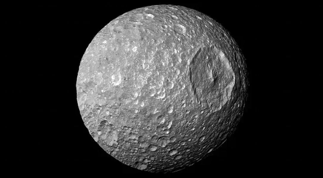Мимас. Источник: JPL / NASA / JPL-Caltech / Space Science Institute