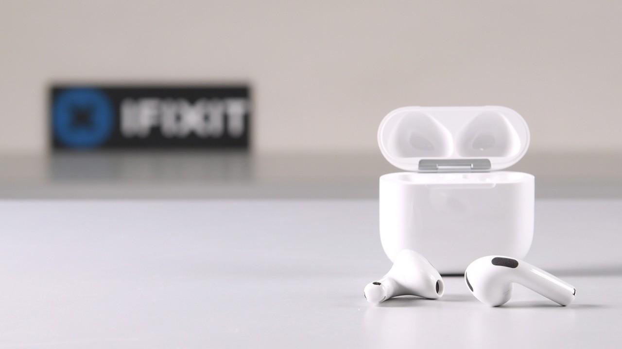 We’ve Given AirPods 0/10 for 10 Years. Until Now.
