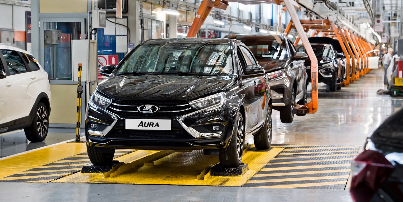 Lada Aura стала умнее и наконец-то получила климат-контроль