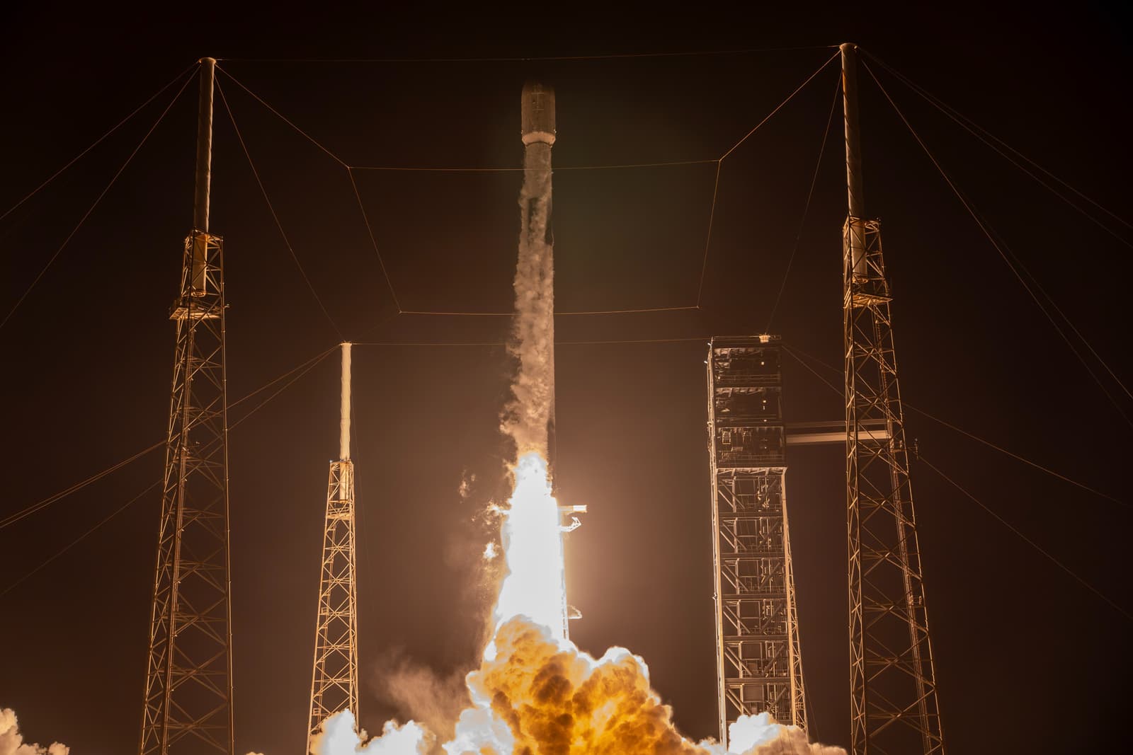 Новый рекорд многоразовости: одна и та же ступень ракеты Falcon 9 слетала в космос 36 раз