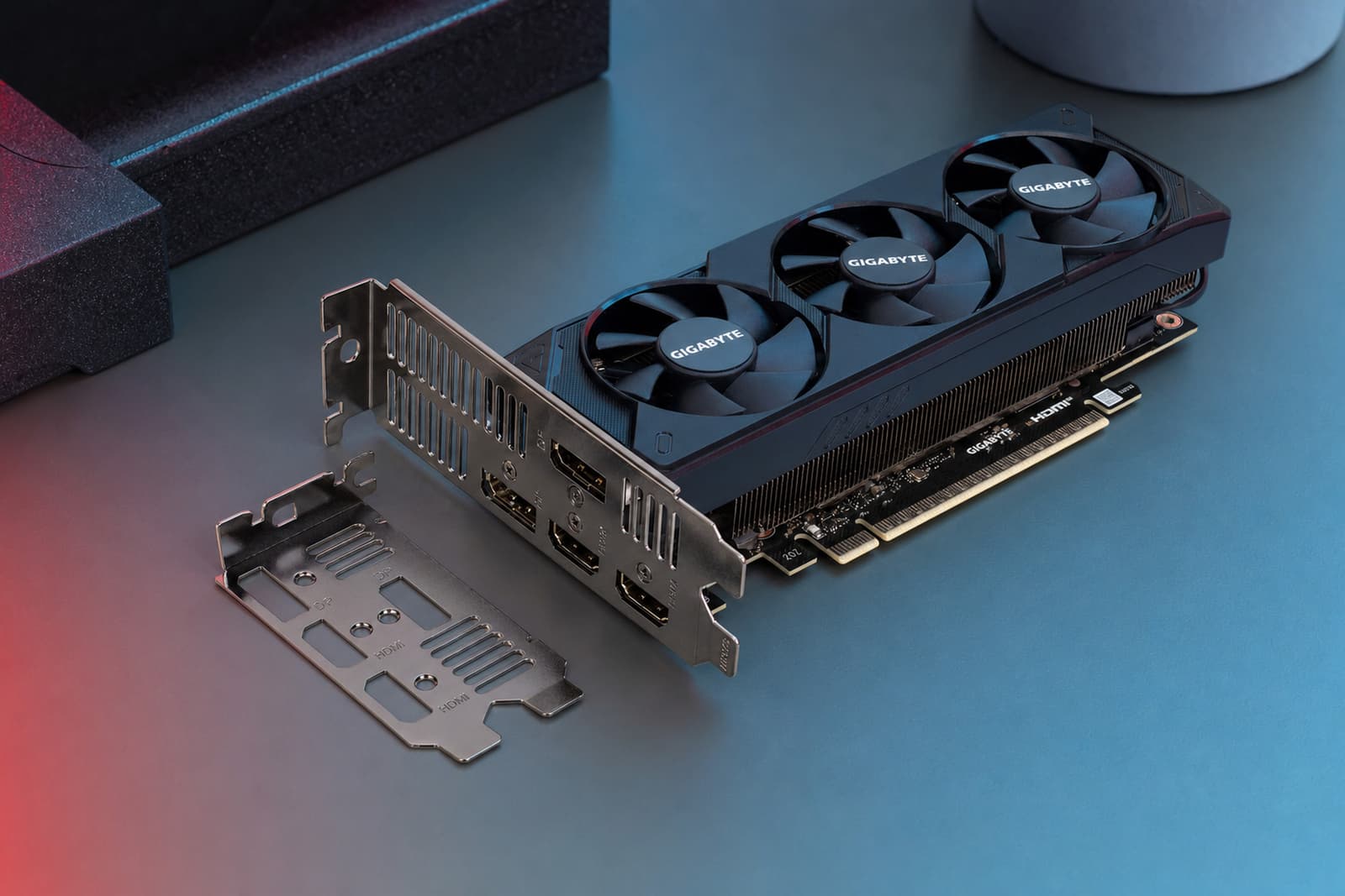 Обзор видеокарты Gigabyte GeForce RTX 5050 OC Low Profile (8 ГБ)