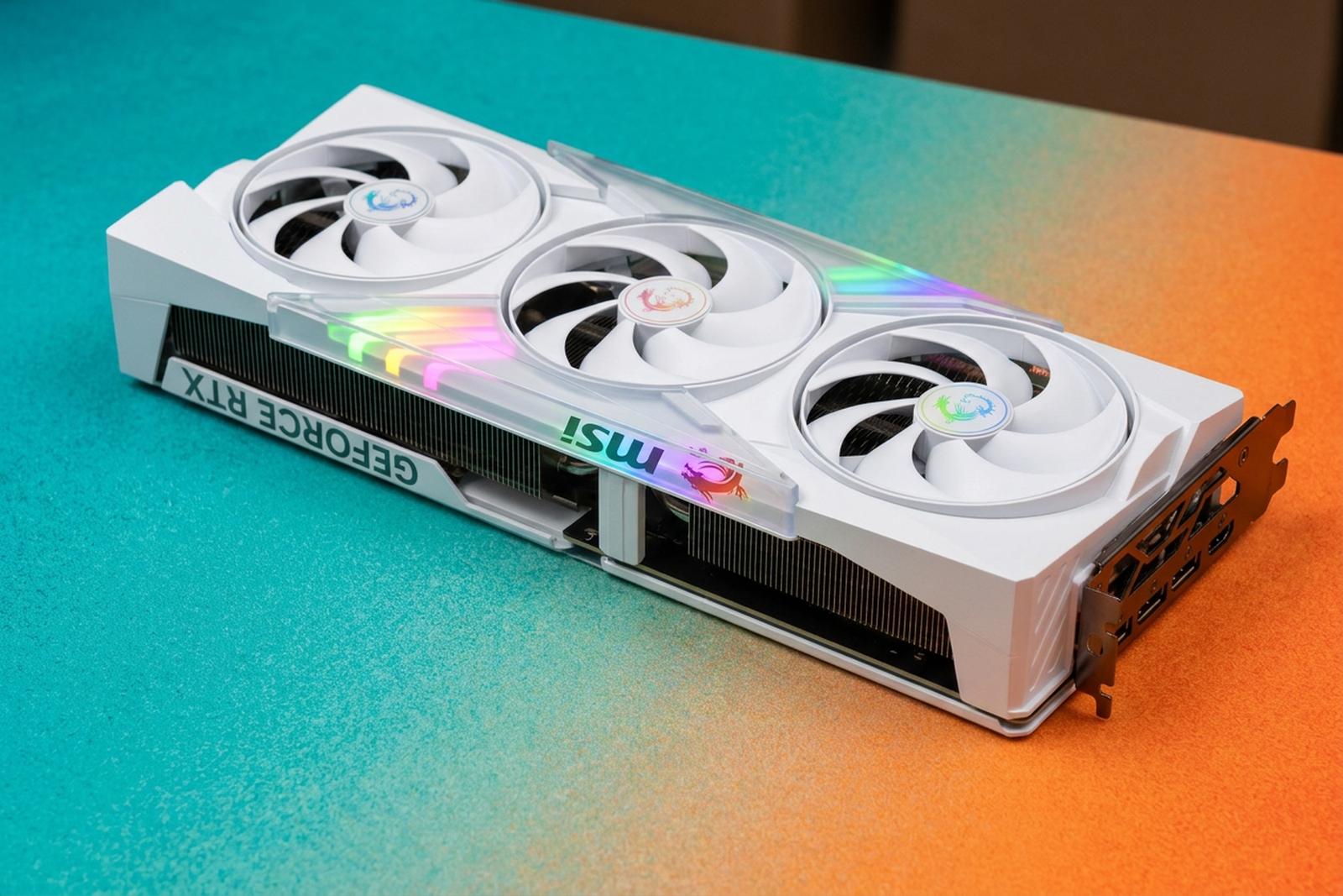 Обзор видеокарты MSI GeForce RTX 5070 Gaming Trio OC White (12 ГБ)