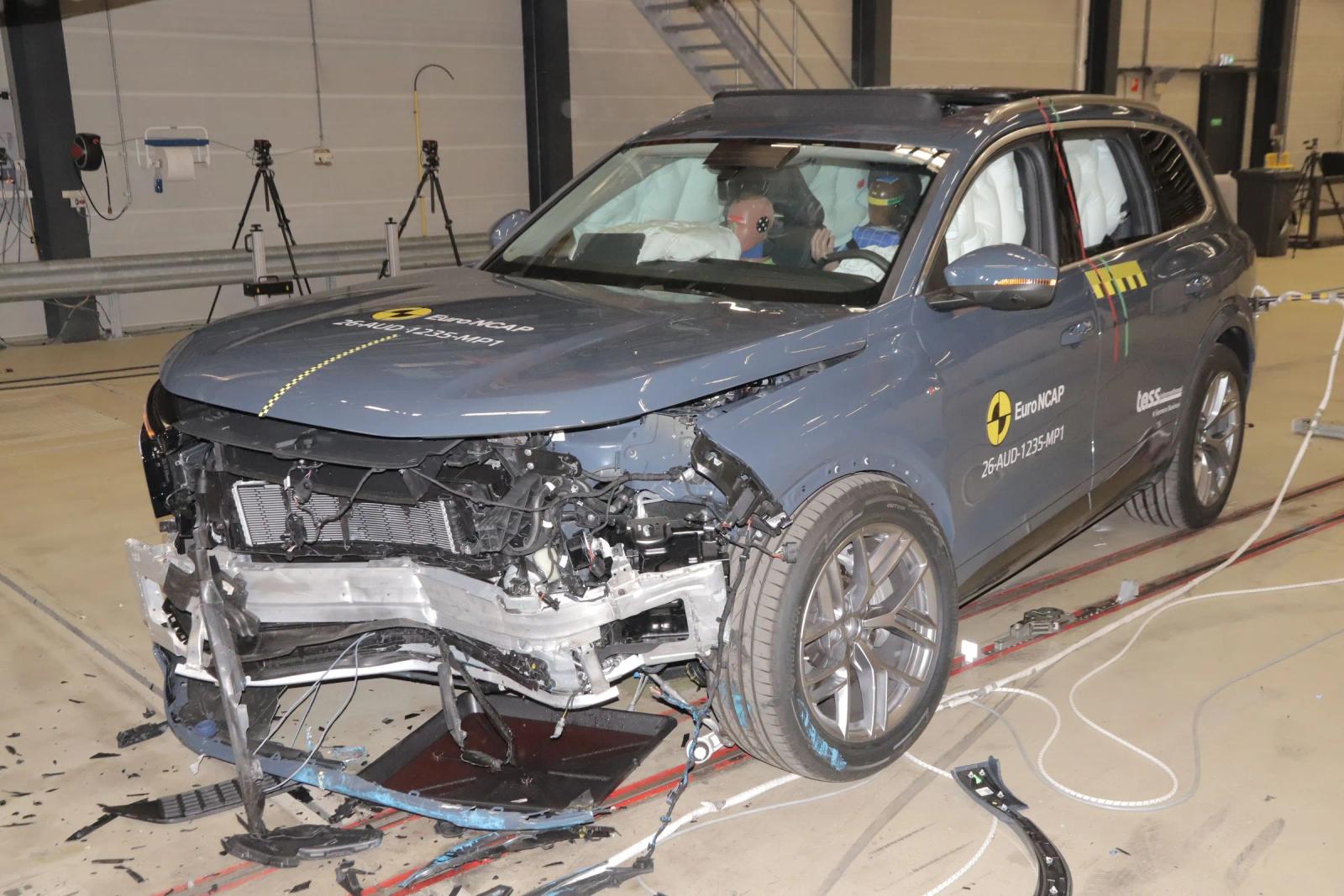 Audi Q7 — первый серийный автомобиль со 100 баллами в тесте на безопасность Euro NCAP Post-Crash Safety
