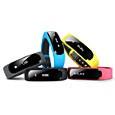 Huawei TalkBand B1: неоднозначный фитнес-браслет с изогнутым OLED-экраном