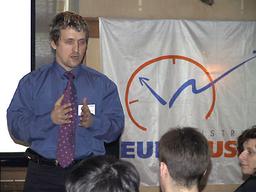 EuroBusiness и Canon провели семинар «Цифровые фото и видеокамеры Canon 2004»