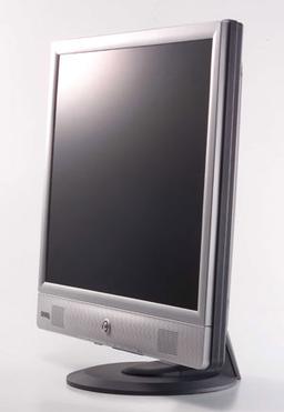 FP71E+: 17" ЖК-монитор BenQ с временем отклика 8 мс