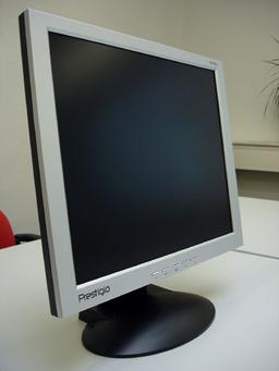 17-дюймовый ЖК-монитор Prestigio P1710: в продаже