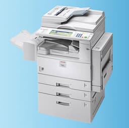 Ricoh обновляет линейку черно-белых МФУ средней производительности