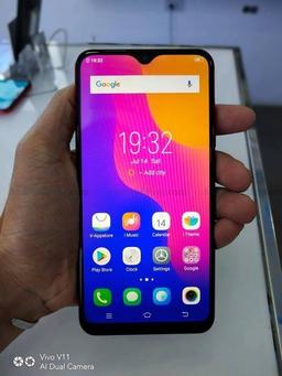 Новинка Vivo засветилась на живых фото