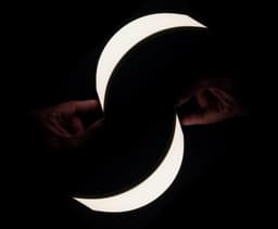 Начались продажи гибких осветительных панелей OLED OLEDWorks LumiCurve Wave FL300C