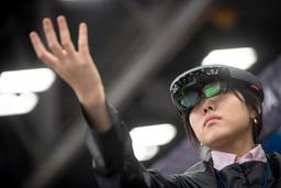 Microsoft продаст армии США более 100 000 гарнитур дополненной реальности HoloLens за 480 млн долларов
