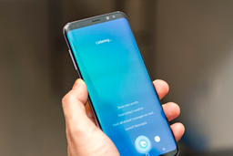 Объявлены новые языки для персонального помощника Samsung Bixby