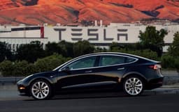 Производство Tesla Model 3 снова остановлено