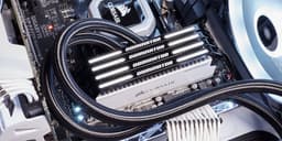 Corsair DDR4 Dominator Platinum Special Edition CONTRAST — "контрастные" модули памяти