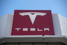 Почти каждый четвертый предзаказ на Tesla Model 3 уже отозван