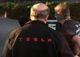 Tesla сокращает 9% рабочей силы
