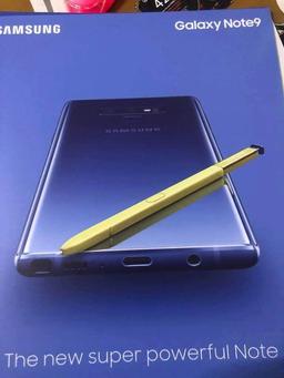Смартфон Samsung Galaxy Note9 засветился на рекламном постере