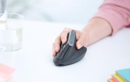Logitech представила вертикальную компьютерную мышь MX Vertical