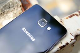 В следующем году Samsung обновит дюжину своих смартфонов до... Android Oreo