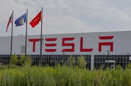 Производственные проблемы Tesla распространяются и на «солнечные крыши»