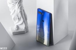 Смартфон, как искусство. Оформление Nubia Z18 Van Gogh Starry Night Collector’s Edition навеяно картиной Ван Гога