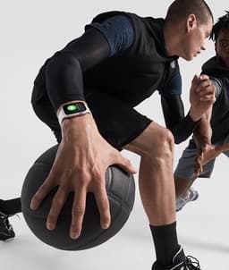 Умные часы Apple Watch Series 4 начали продаваться в России