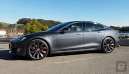 Tesla больше не будет предлагать опцию «полностью самоуправляемого движения»