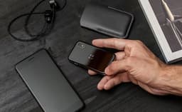 Миниатюрные смартфоны Palm скоро можно будет купить не только в США