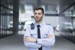 Носимый видеорегистратор Philips VideoTracer DVT3120 поддерживает разрешения до 2560  х 1080 пикселей