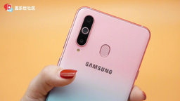 Смартфон Samsung Galaxy A8s Female Edition красуется на качественных фото