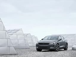Volvo анонсирует конкурента Tesla 3