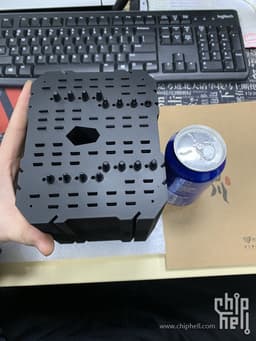 У Thermalright готова черная версия гигантского процессорного радиатора HR-22 Plus