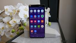 У ненавистников Bixby праздник. Флагманский смартфон Samsung Galaxy S10+ получил первое обновление