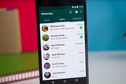 Проблема оказалась куда шире. WhatsApp разряжает смартфоны не только Xiaomi и OnePlus