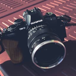Появились первые изображения объектива Zhong Yi Optics 17mm f/0.95 Speedmaster