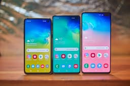Samsung успела до Нового года. Android 10 теперь доступен для всех Galaxy S10