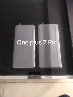 Изогнутый дисплей — флагманский признак. Живые фото подтверждают, что экран OnePlus 7 Pro будет загнут по бокам