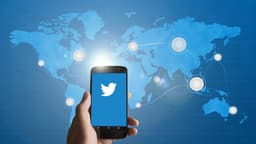 Количество активных пользователей Twitter за год уменьшилось