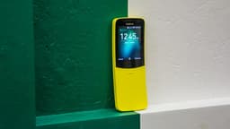 «Бананофон» Nokia 8110 получил глобальную поддержку WhatsApp и Facebook*
