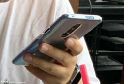 OnePlus 7 Pro в руках пользователя и OnePlus 7 с аксессуарами (и ценами) за считанные часы до анонса