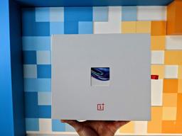 Комплект поставки OnePlus 7 будет включать ценные аксессуары (Обновлено)