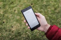 Kingrow K1 — странный смартфон с экраном E Ink, невпечатляющей автономностью, малым объёмом памяти и немалой ценой