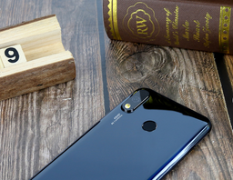 В продажу поступает Oukitel Y4800 — конкурент Redmi Note 7 Pro за $200